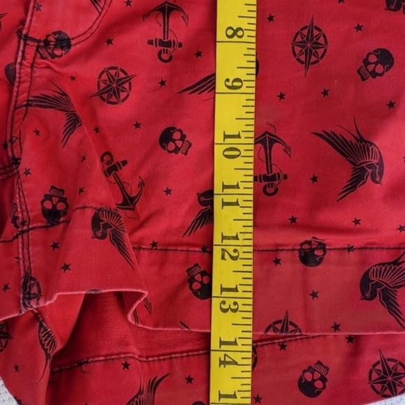 Lovesick skull button.shorts J15 / W 12-14 - Picture 8 of 10